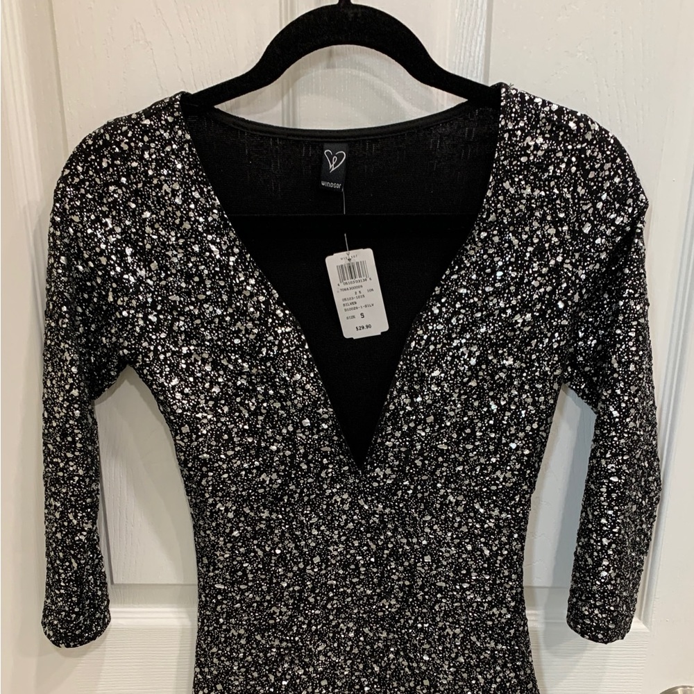 Windsor Short Black & Silver Plunge V-Neck Dress, Size Small. NWT